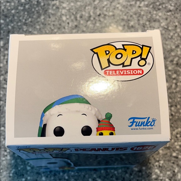 Funko Pop Peanuts Snoopy & Woodstock with Blue and Green Accents - Picture 7 of 8